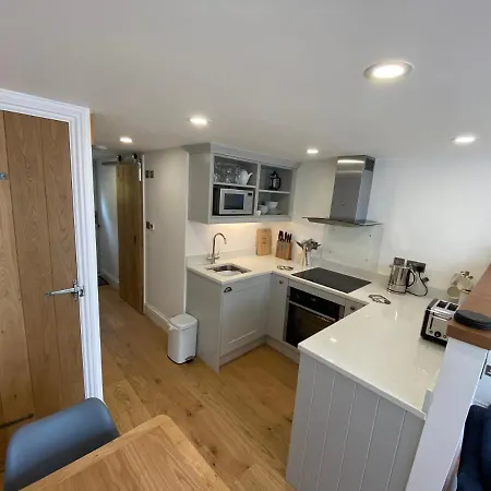 Brigstone Stable - Charming Peaceful *